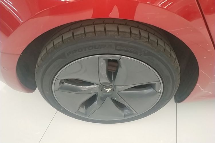 Tesla Model 3 2020 car image #10