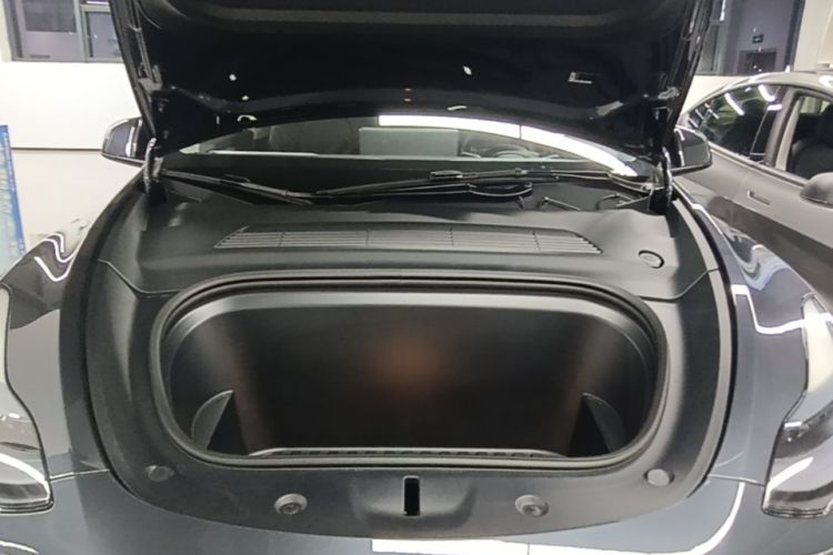 Tesla Model Y 2024 #20 Tesla Model Y 2024 car image #20