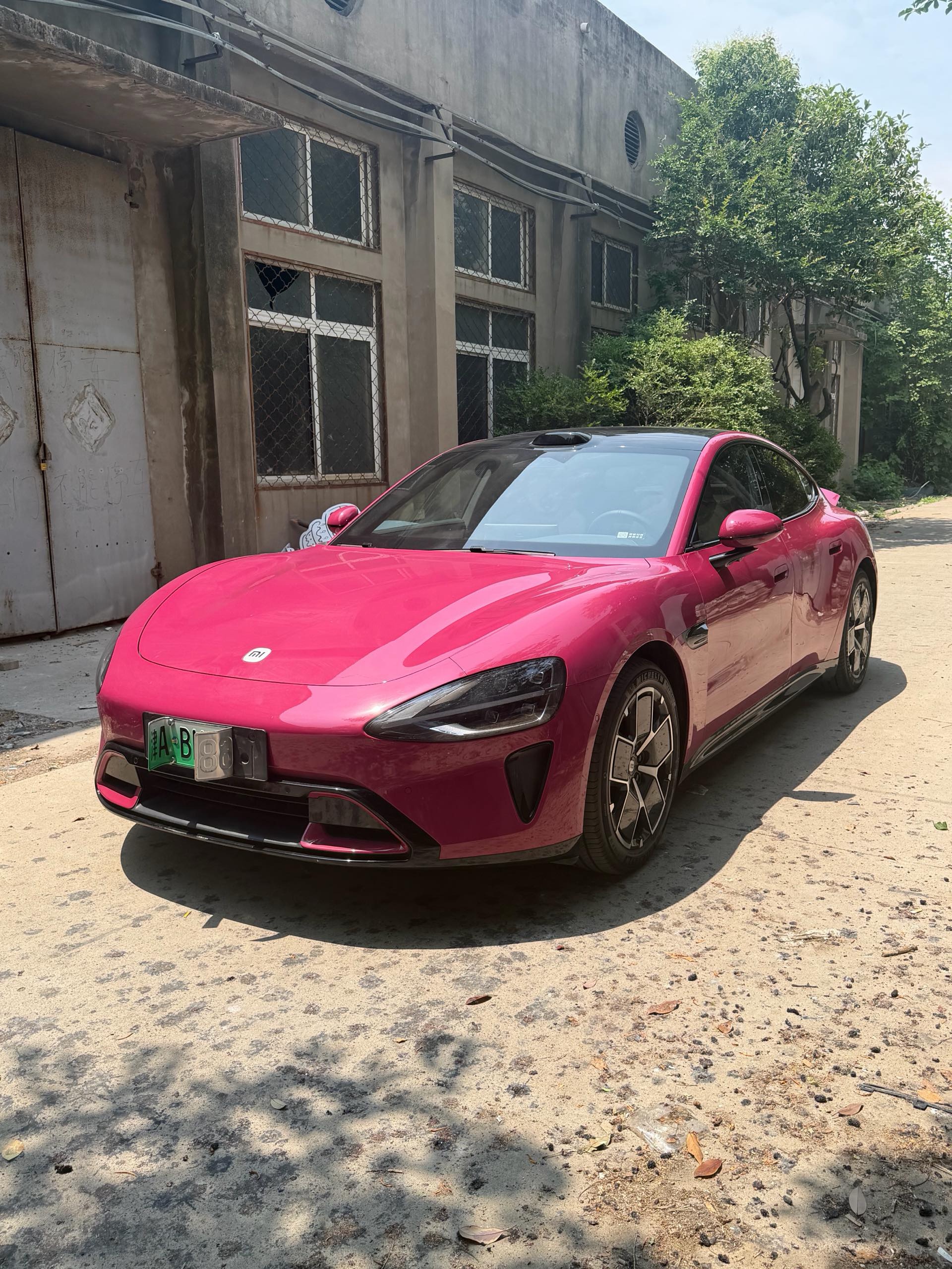 MI SU7 2025 MI SU7 2025 car image
