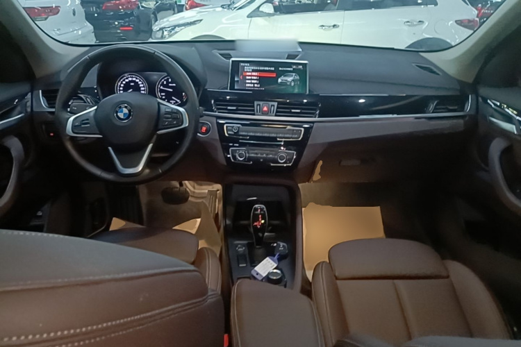 BMW X1 2020 car image #11