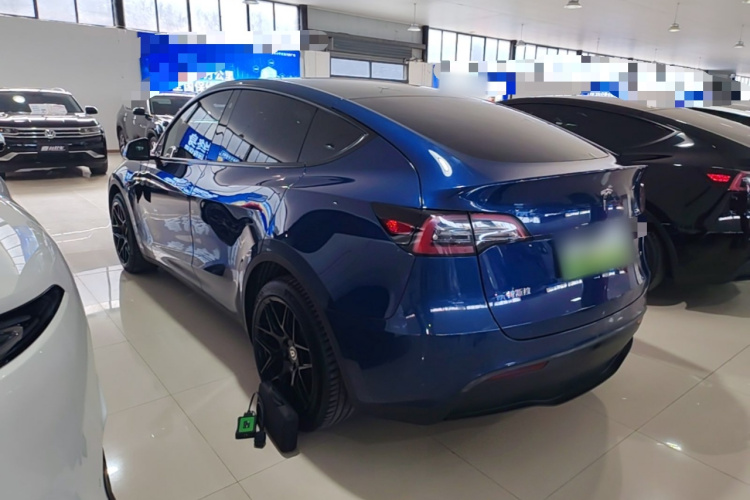Tesla Model Y 2022 immagine di auto #5