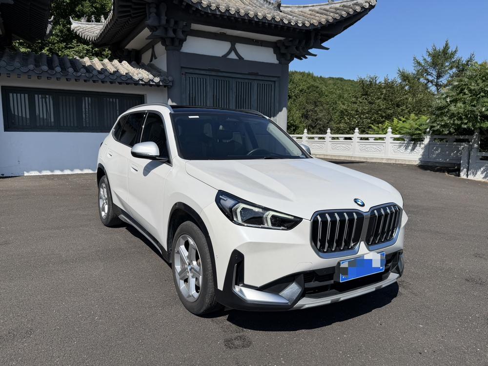 BMW X1 2023 car image #3
