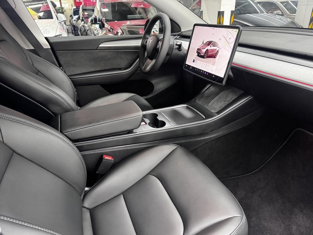 Tesla Model Y 2023 #13 Tesla Model Y 2023 car image #13