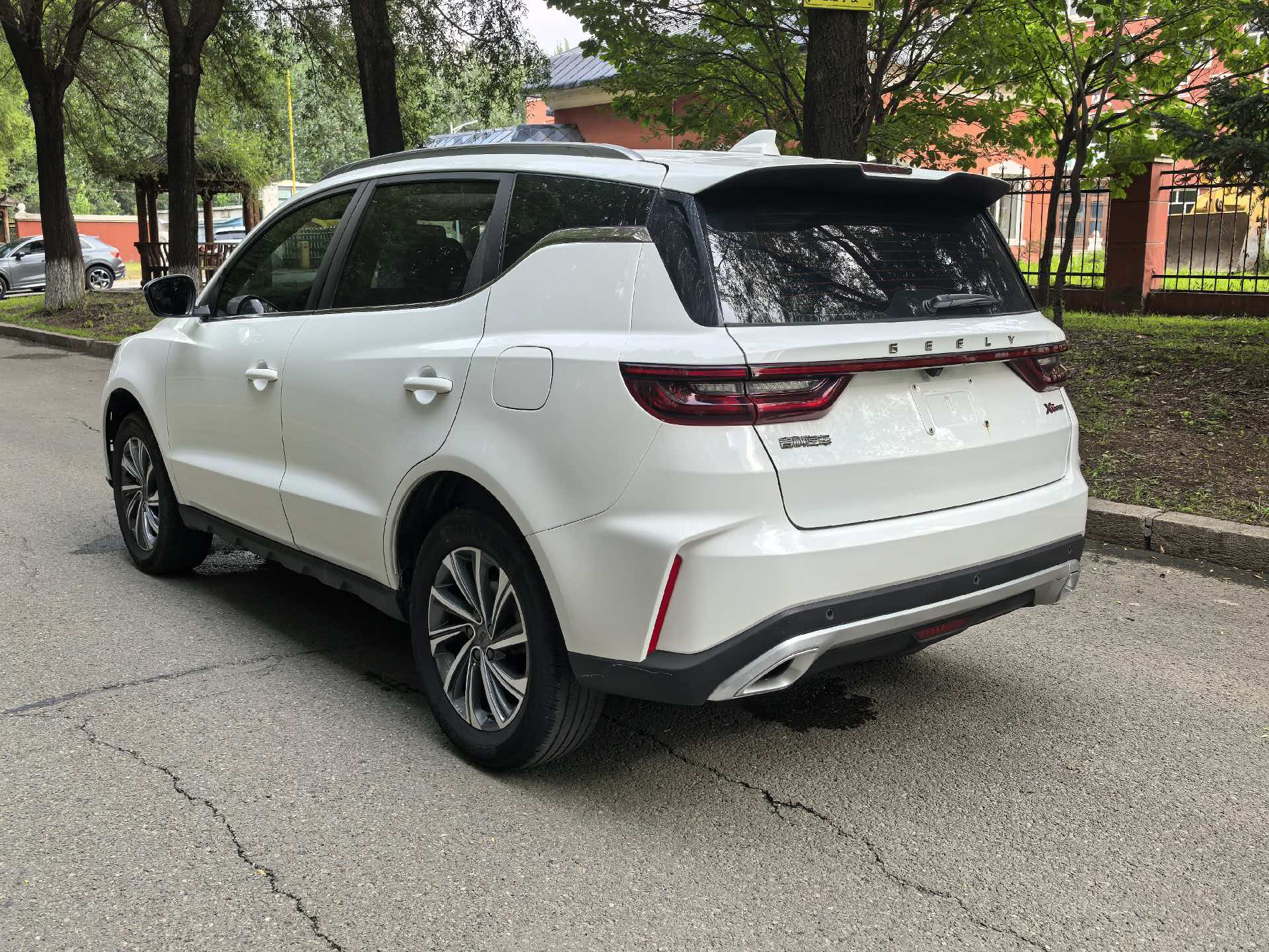 GEELY Vision X6 2022 #4 GEELY Vision X6 2022 car image #4
