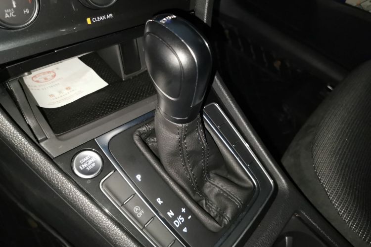Volkswagen Golf 2020 car image #14