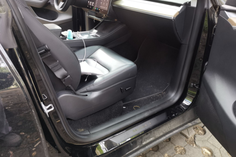 Tesla Model Y 2023 #21 Tesla Model Y 2023 car image #21