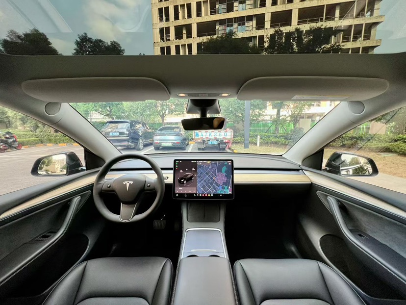 Tesla Model Y 2023 #5 Tesla Model Y 2023 car image #5