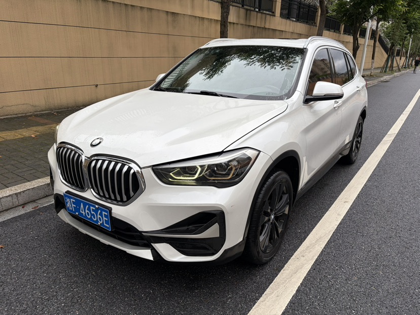 BMW X1 2019 BMW X1 2019 car image