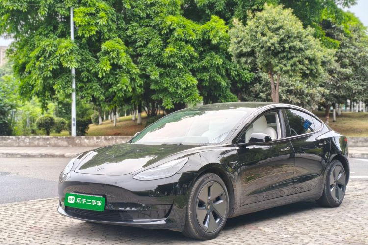 Tesla Model 3 2023 car image #2