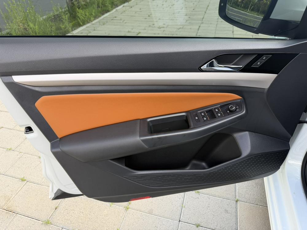Volkswagen Bora 2022 car image #14