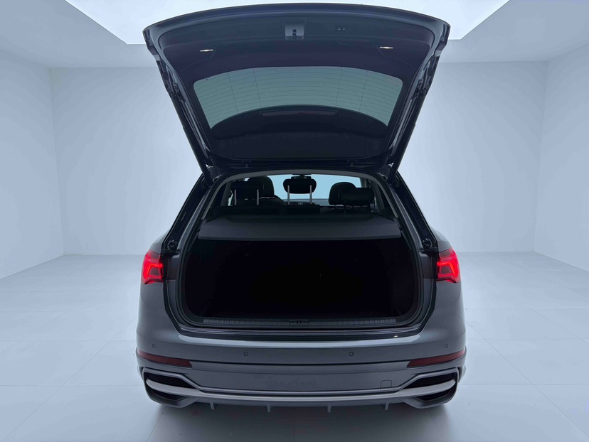 Audi Q3 2022 car image #14