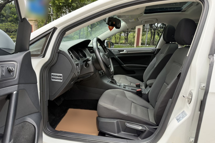 Volkswagen Golf 2015 car image #14