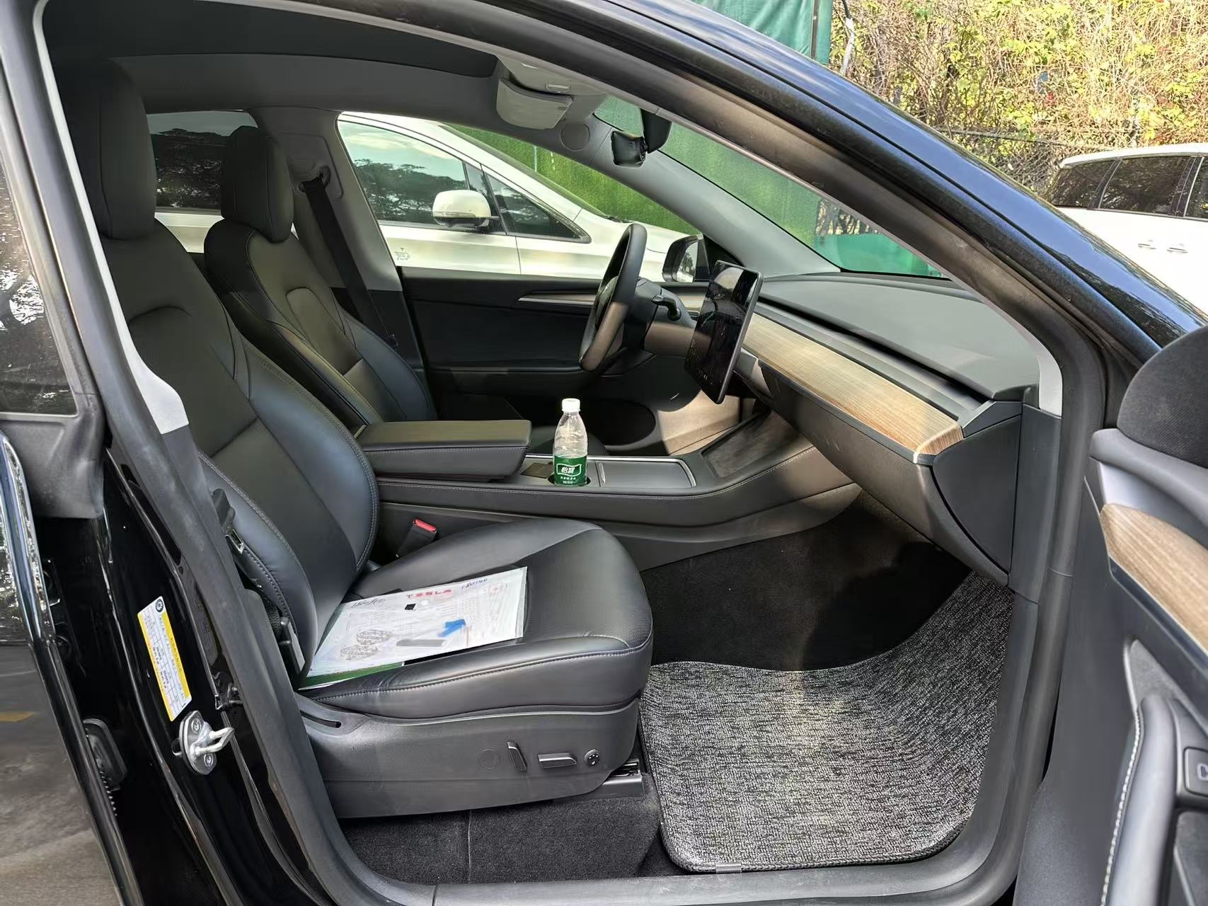 Tesla Model Y 2021 car image #4