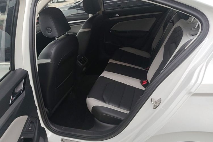 Volkswagen Bora 2024 صورة سيارة #17