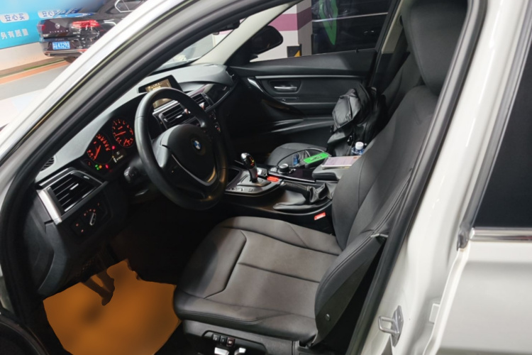 BMW 3 Series 2017 car image #20