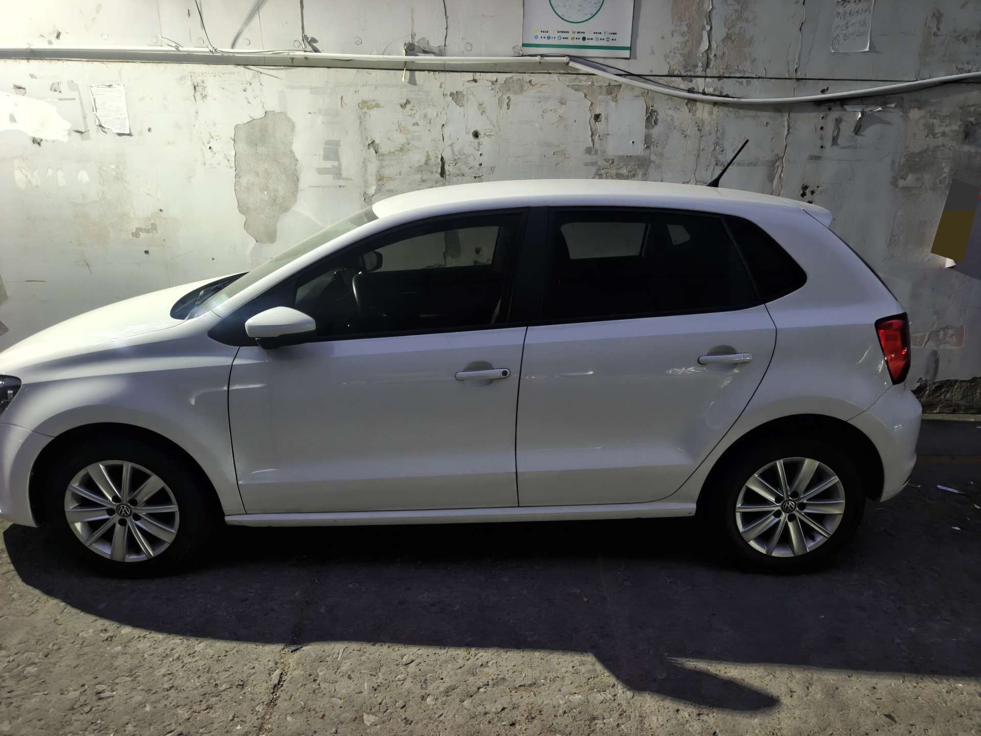 Volkswagen Polo 2015 #4 Volkswagen Polo 2015 car image #4