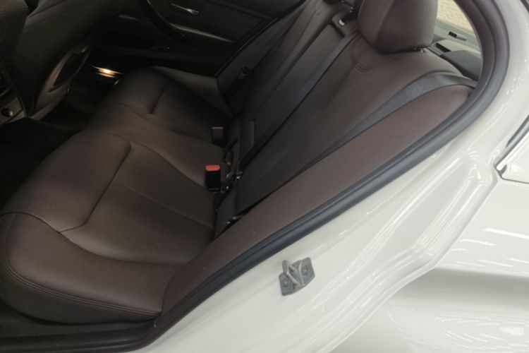 BMW 3 Series 2018 #13 BMW 3 Series 2018 car image #13