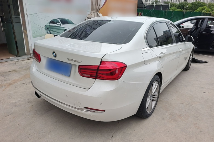 BMW 3 Series 2017 #5 BMW 3 Series 2017 car image #5