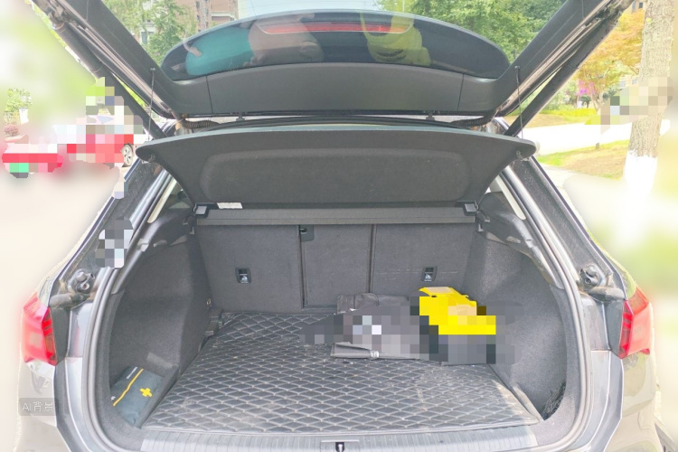 Audi Q3 2020 car image #21