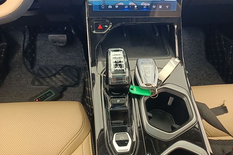 GEELY Boyue L 2023 car image #14