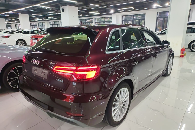 Audi A3 2018 car image #7