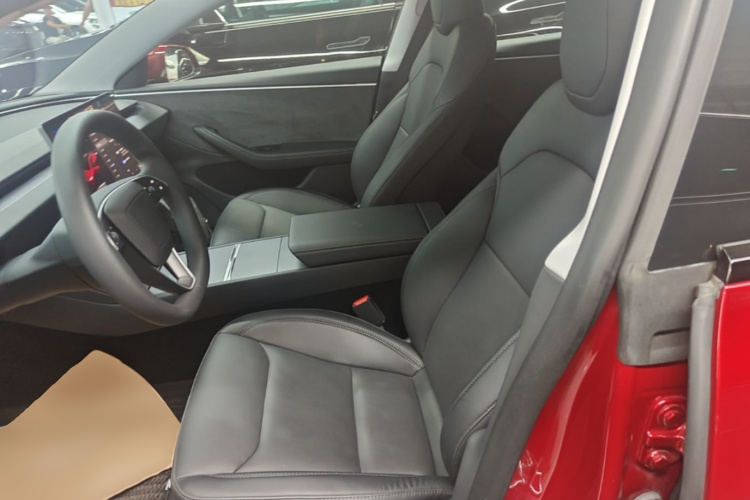 Tesla Model 3 2024 car image #15