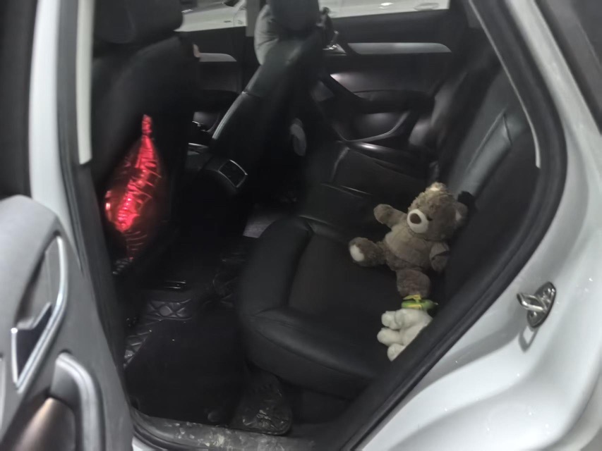 Audi Q3 2019 car image #5
