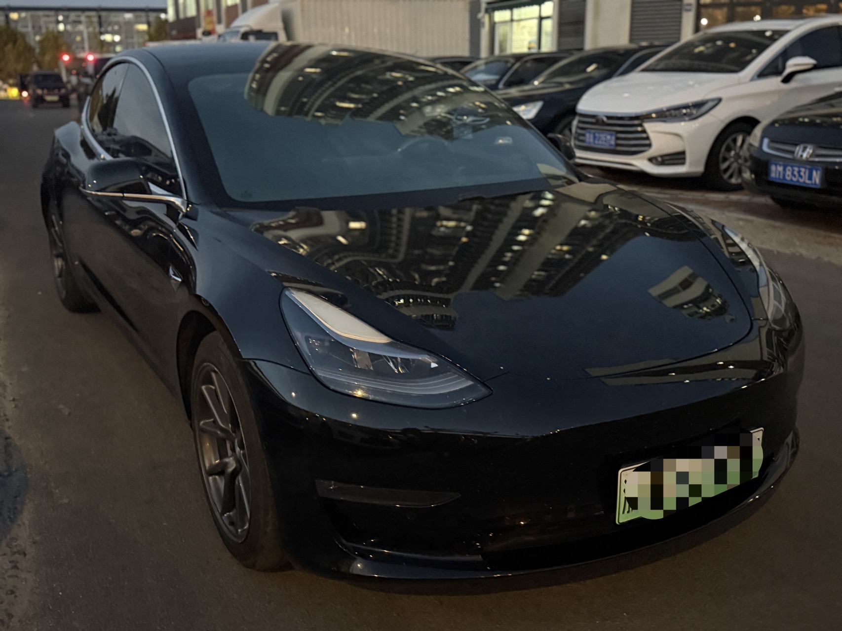 Tesla Model 3 2020 car image #3