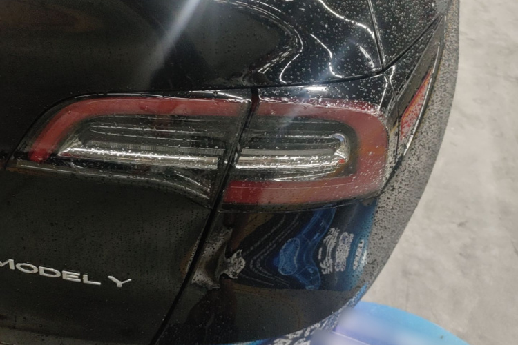 Tesla Model Y 2023 #8 Tesla Model Y 2023 car image #8