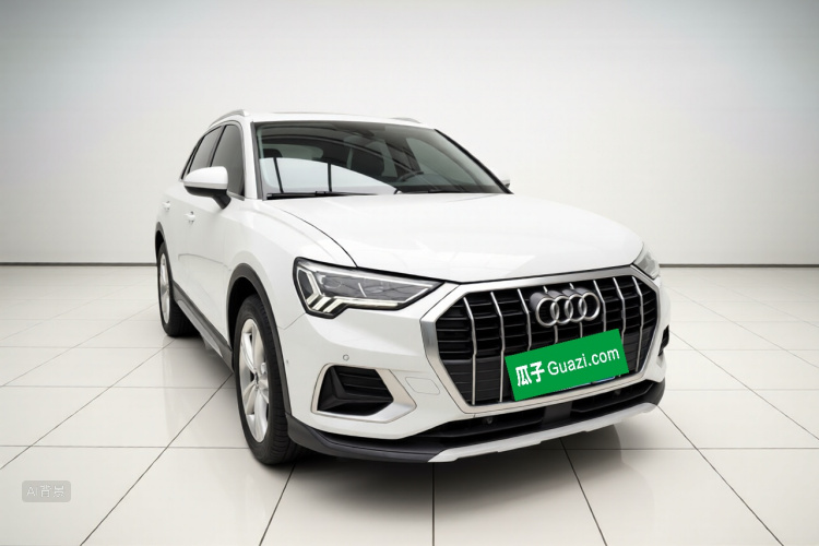 Audi Q3 2021 car image #4