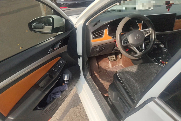 Volkswagen Bora 2022 car image #9