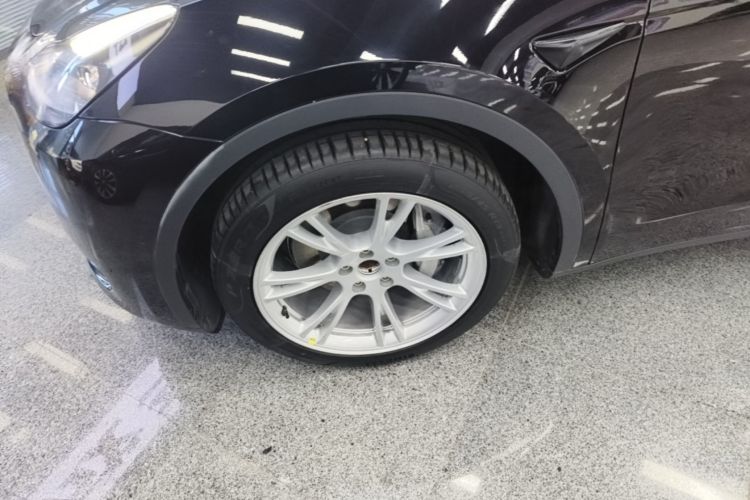 Tesla Model Y 2023 #9 Tesla Model Y 2023 car image #9