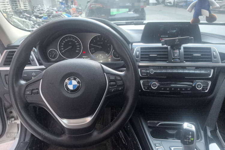 BMW 3 Series 2018 #11 BMW 3 Series 2018 car image #11