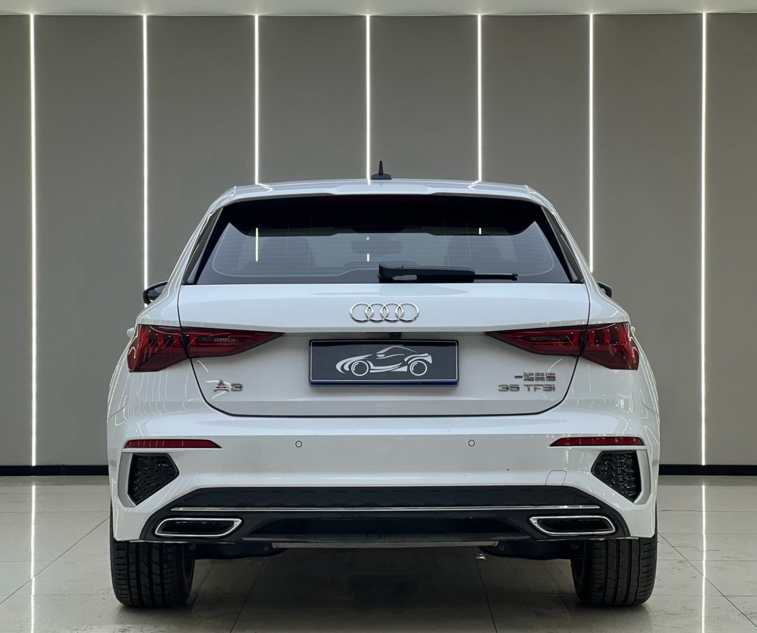 2023 #17 2023 immagine di auto #17
