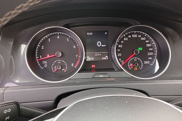 Volkswagen Golf 2017 car image #12
