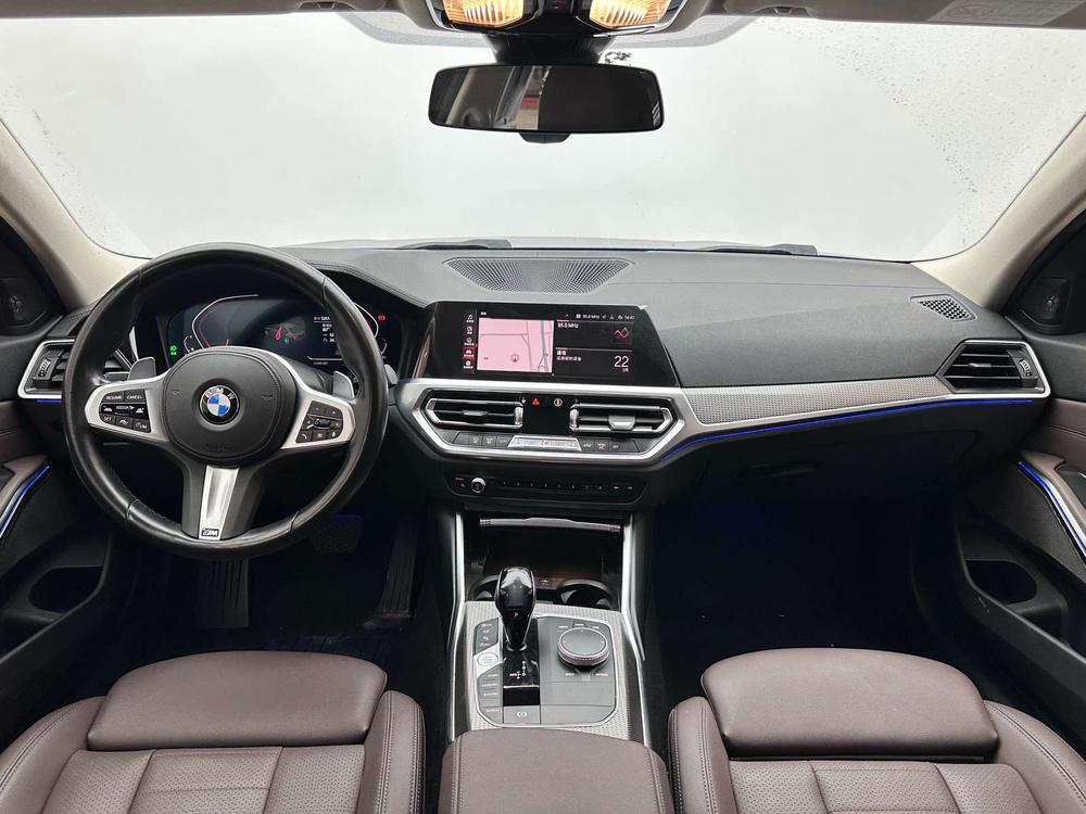 BMW 3 Series 2020 car image #9