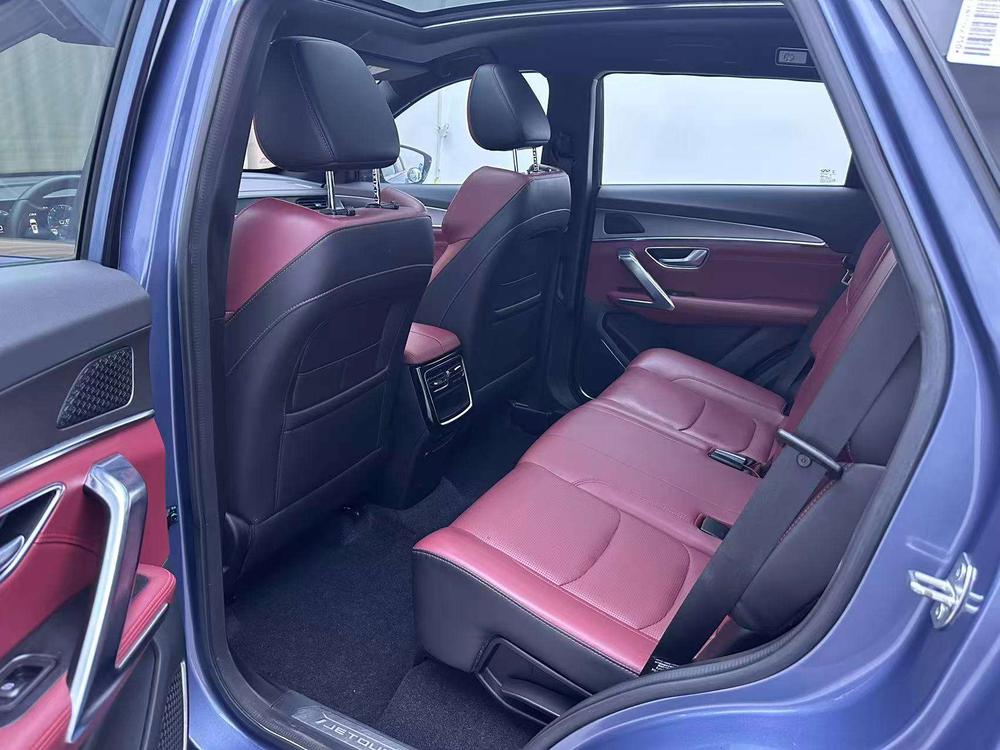 Jetour X70 PLUS 2022 car image #17