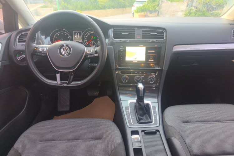 Volkswagen Golf 2020 #10 Volkswagen Golf 2020 car image #10