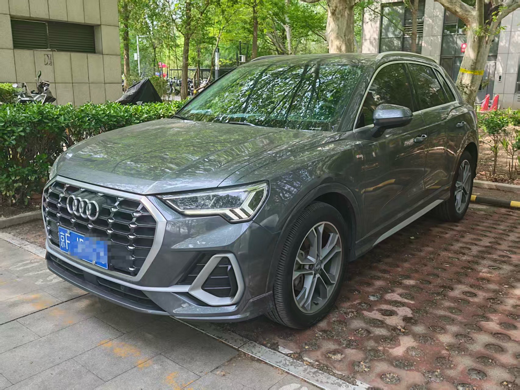 Audi Q3 2020 car image 