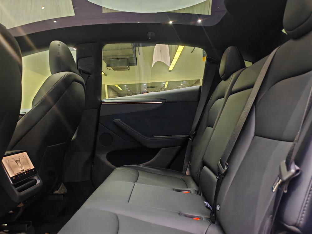 Tesla Model Y 2026 #16 Tesla Model Y 2026 immagine di auto #16