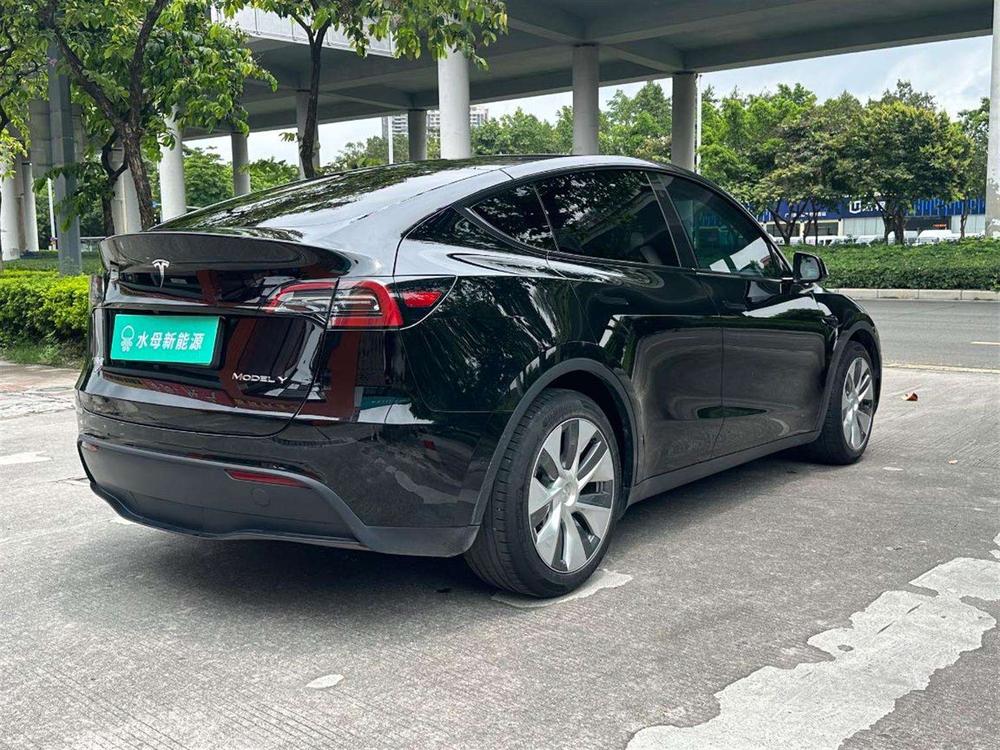 Tesla Model Y 2022 car image #7