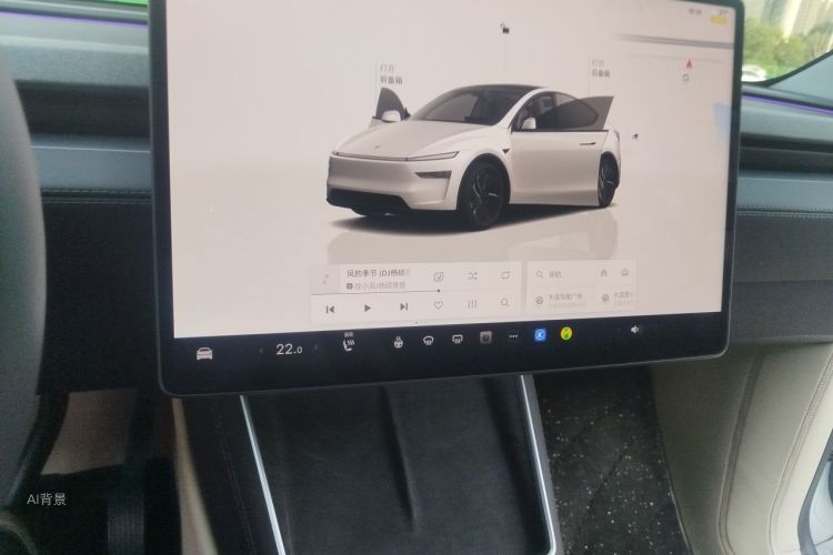 Tesla Model Y 2025 car image #15