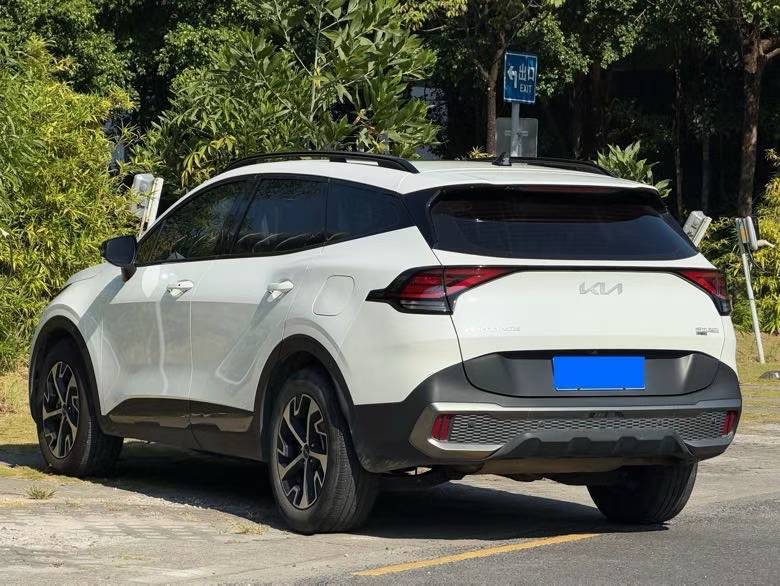 Kia Sportage 2023 immagine di auto #3