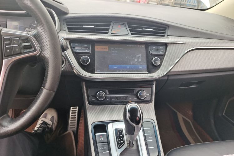 GEELY Emgrand GS 2017 car image #13