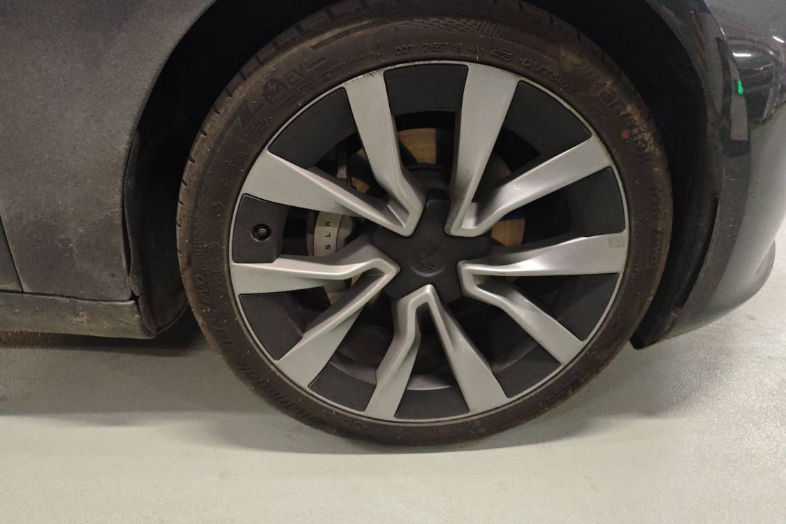 Tesla Model 3 2024 car image #9