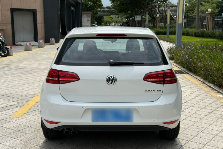 Volkswagen Golf 2015 car image #6