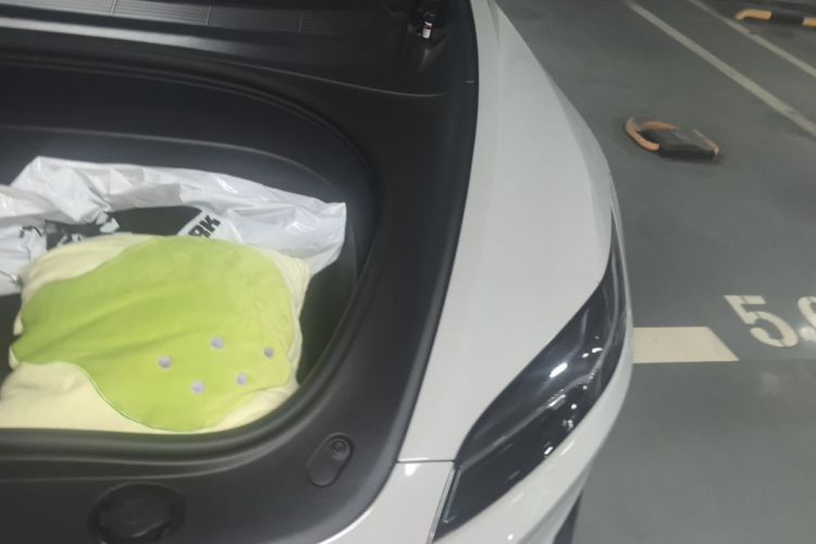 Tesla Model 3 2024 car image #24