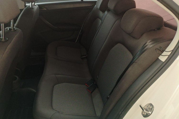 Volkswagen Santana 2017 car image #17