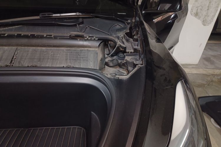 Tesla Model Y 2021 car image #29