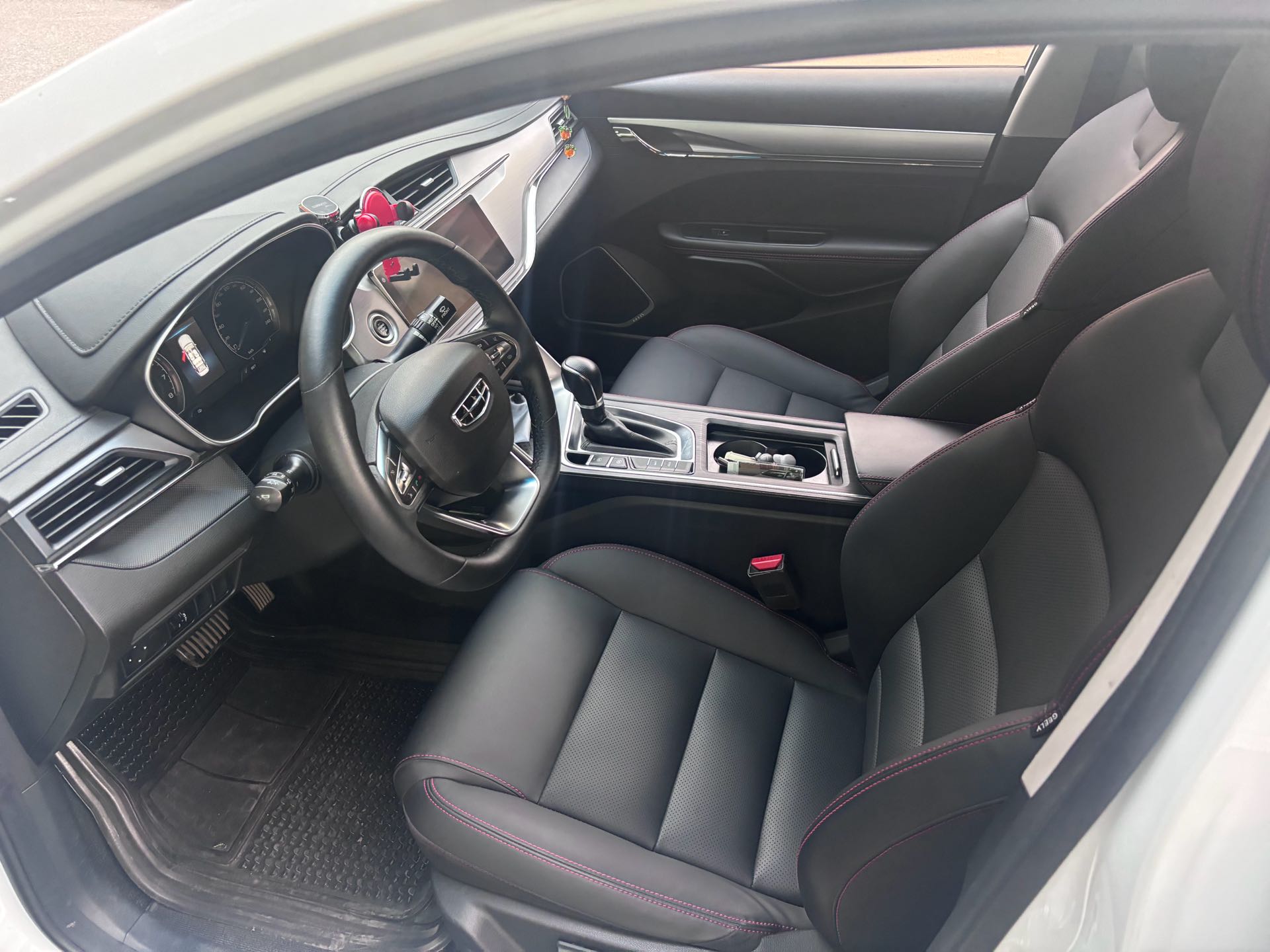 GEELY Binray 2020 immagine di auto #4